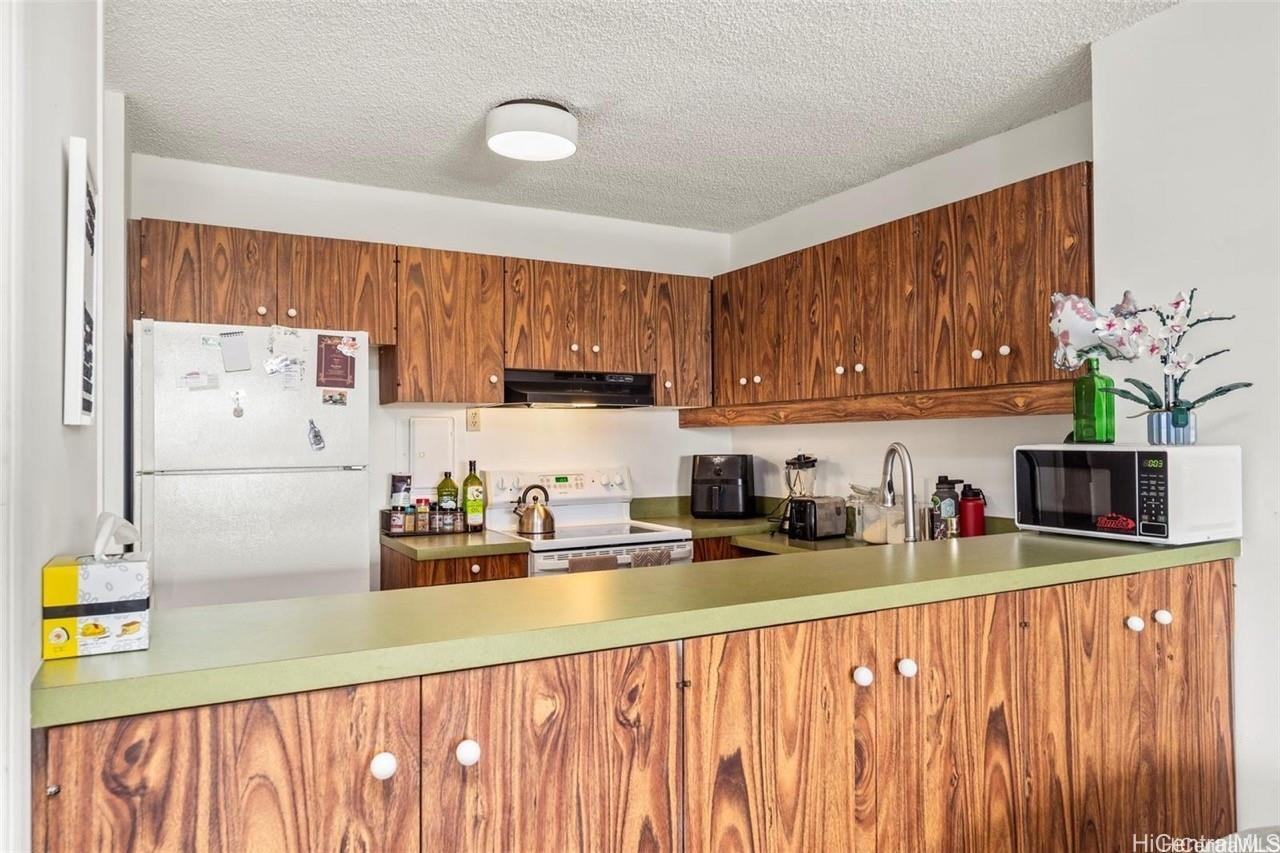 1717 Mott-Smith Dr #3206 - Photo 3 of 21