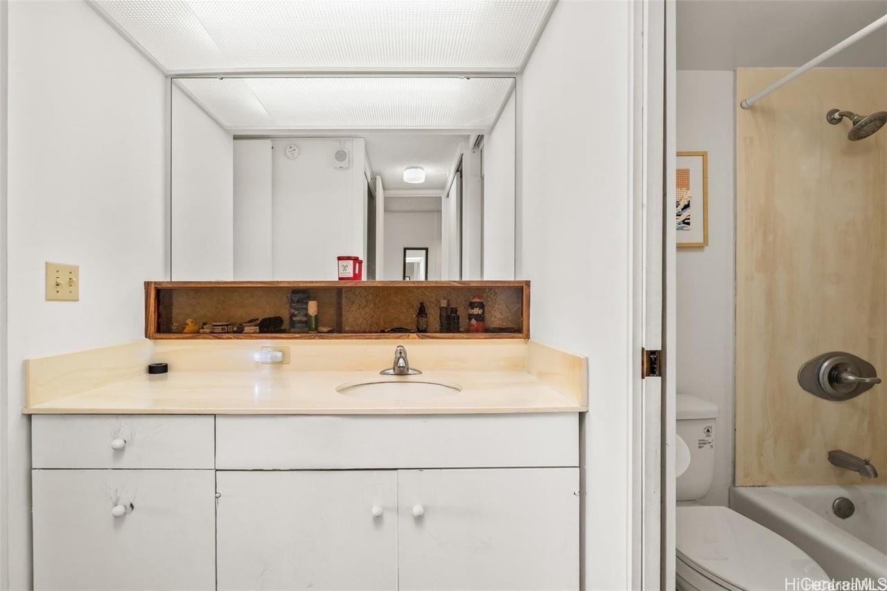 1717 Mott-Smith Dr #3206 - Photo 7 of 21