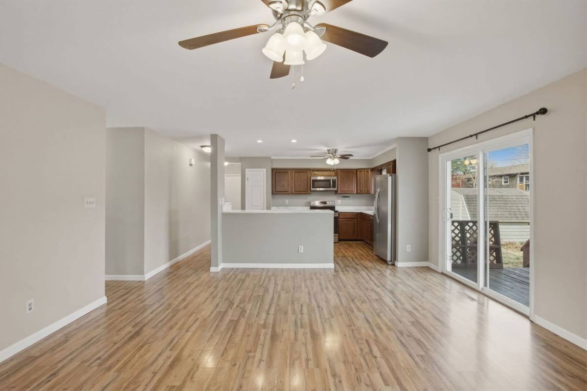 21580 Columbia St - Photo 2 of 10