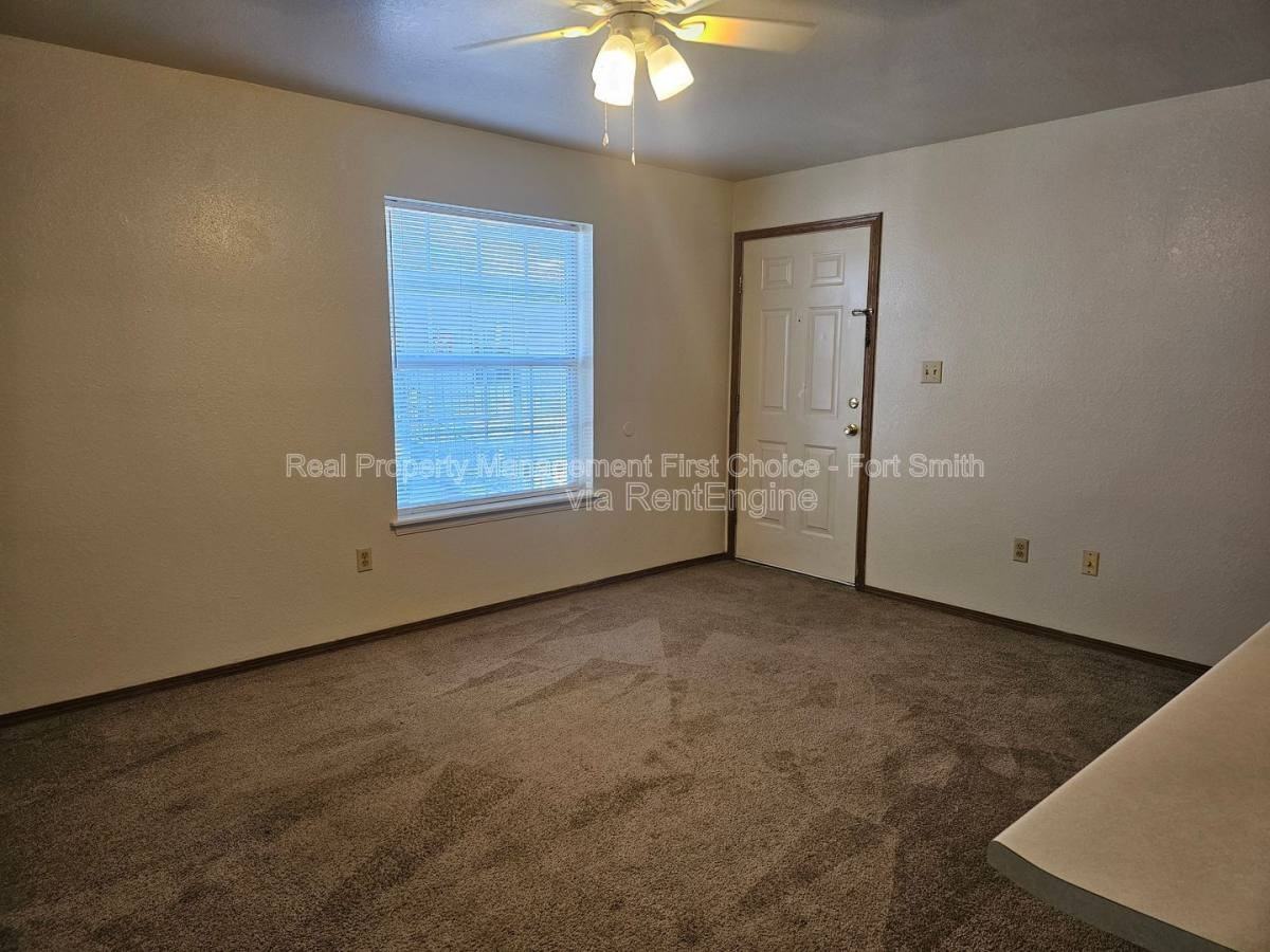 120 Cedar Creek Ct #10 - Photo 2 of 9