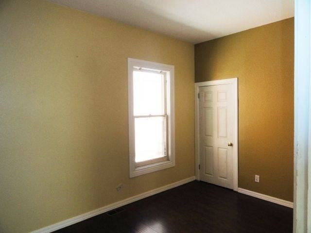 2333 N Clarkson St - Photo 2 of 7