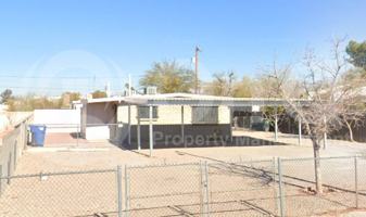 featured image of 842 W Iowa St