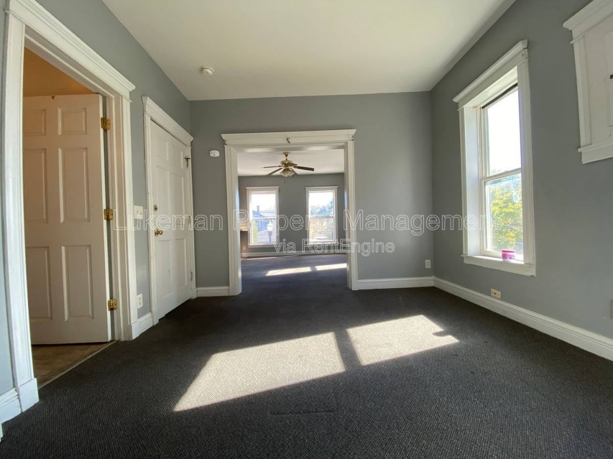 1502 S Burdick St #1504 - Photo 2 of 10