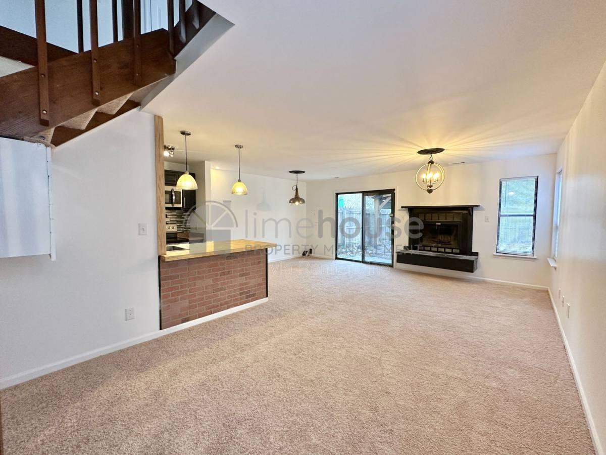 4611 Fern Oak Ct - Photo 2 of 10