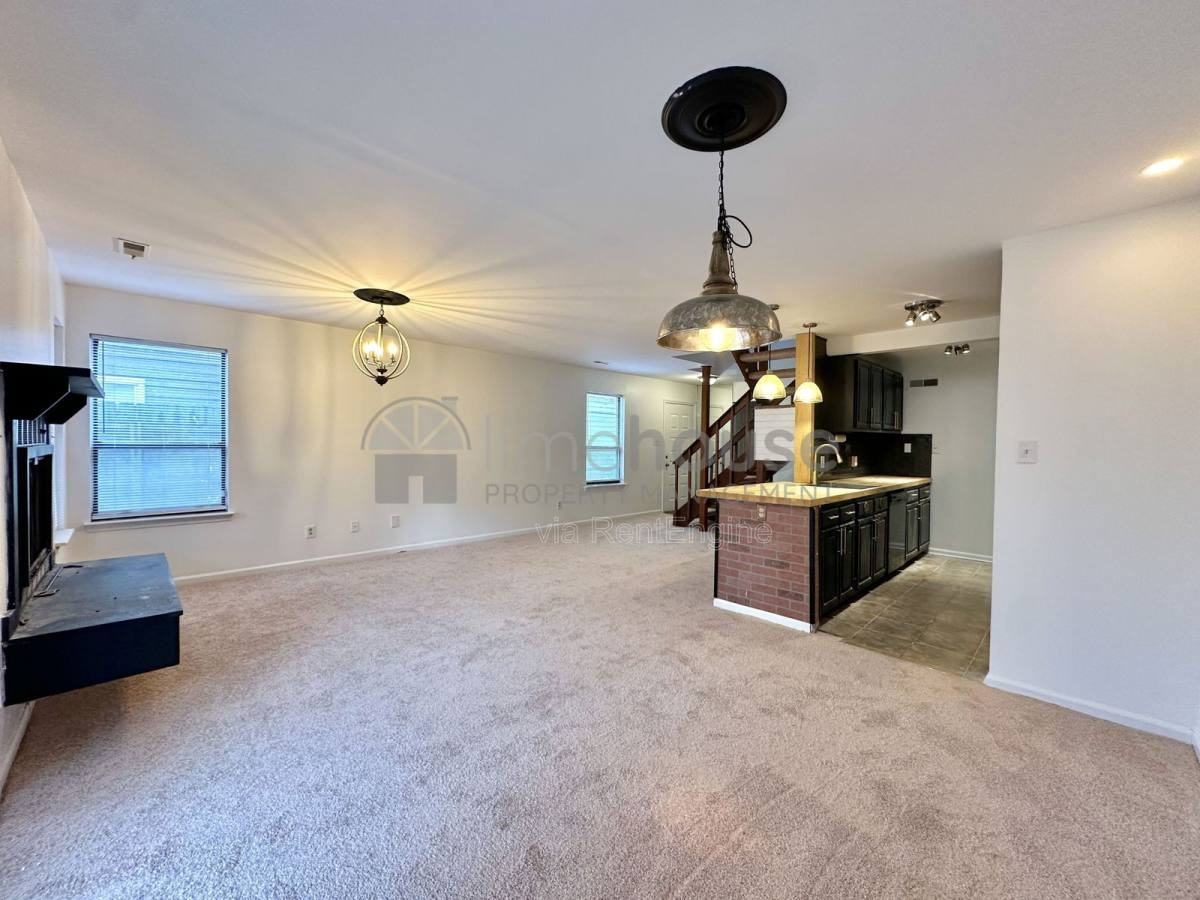 4611 Fern Oak Ct - Photo 3 of 10