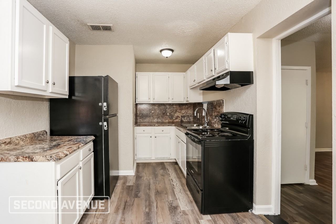 2727 W 45th St - Photo 4 of 26