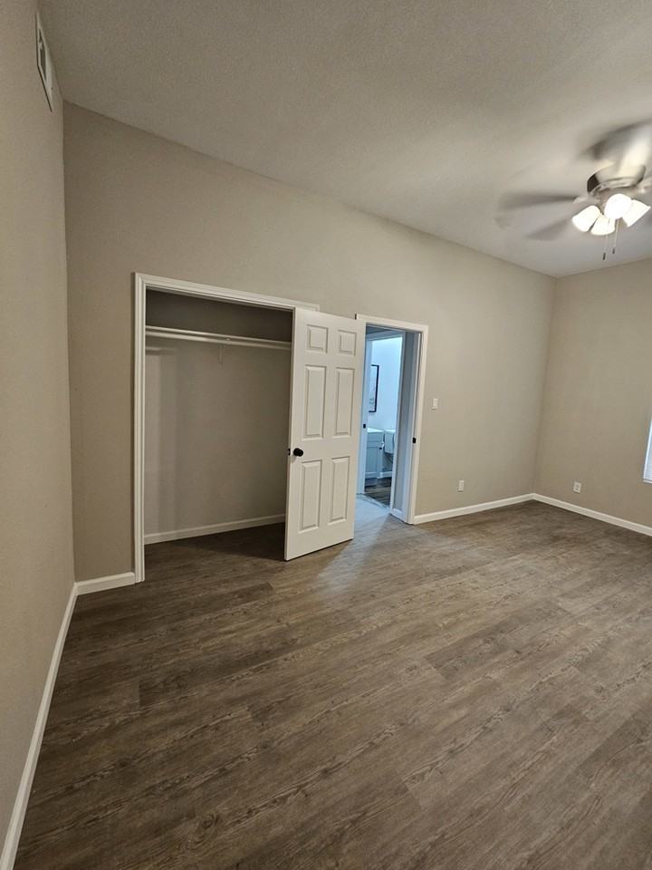 2201 Victoria St - Photo 2 of 23