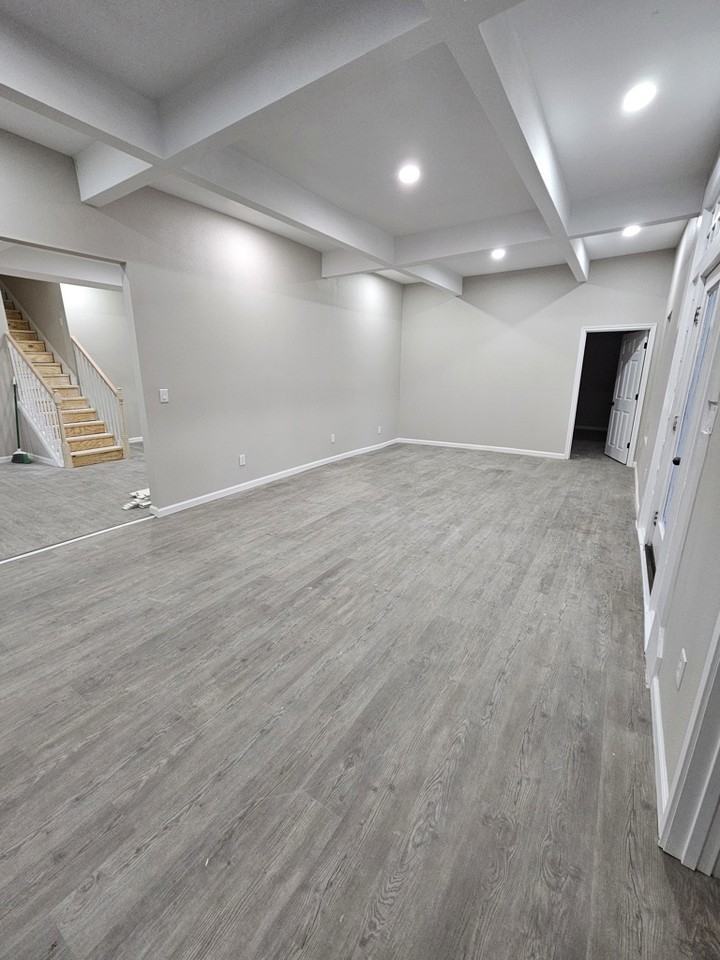 2201 Victoria St - Photo 3 of 23