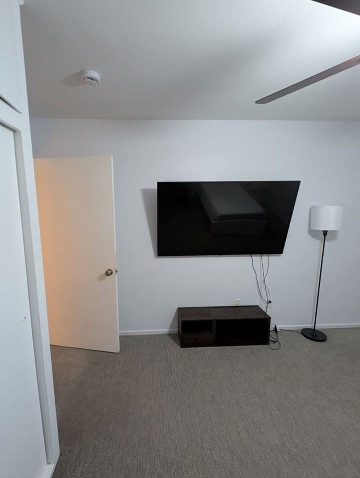 1662 Kellogg Ave - Photo 2 of 10