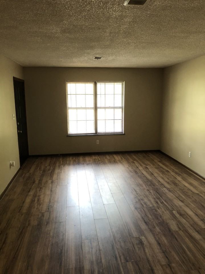 2709 Nwst, #C - Photo 7 of 7