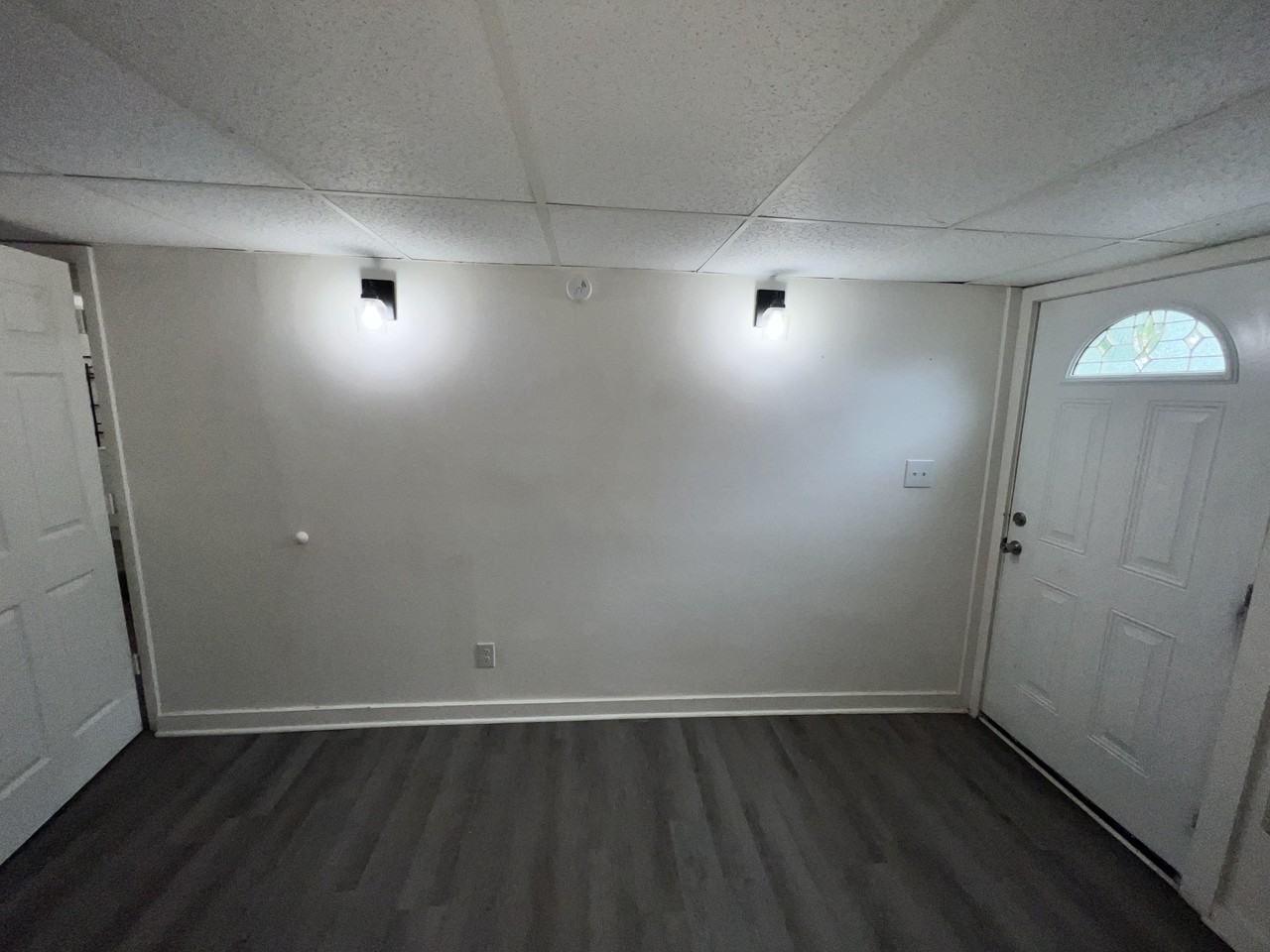 105 S Willow St #B - Photo 3 of 8