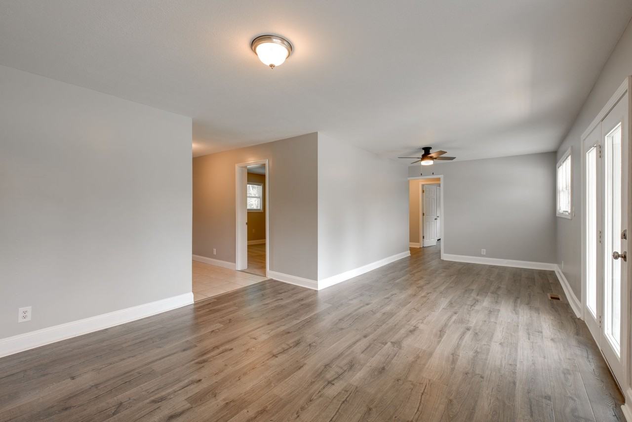 824 Lullwater Rd - Photo 2 of 26