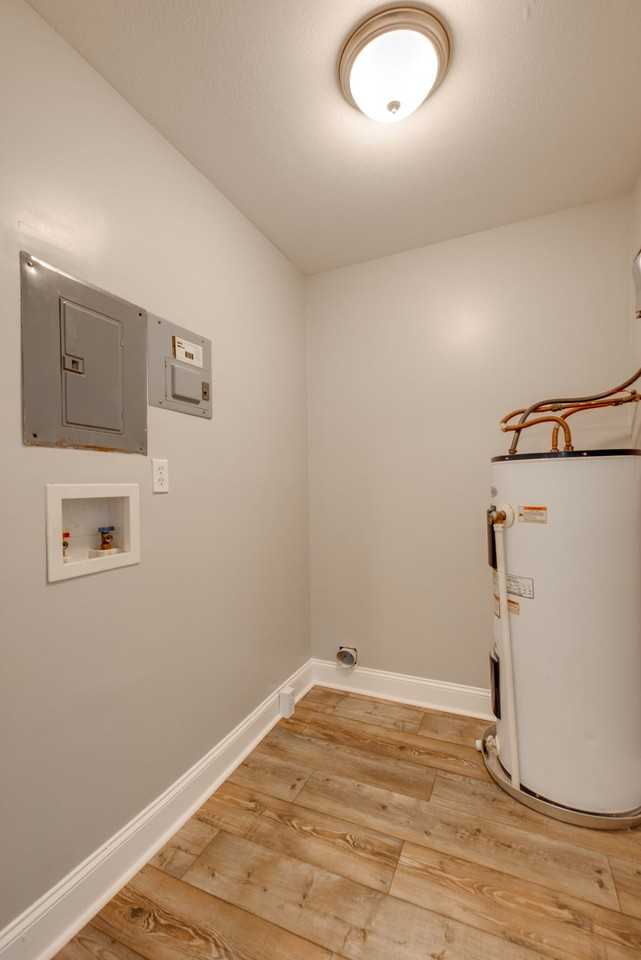 824 Lullwater Rd - Photo 3 of 26