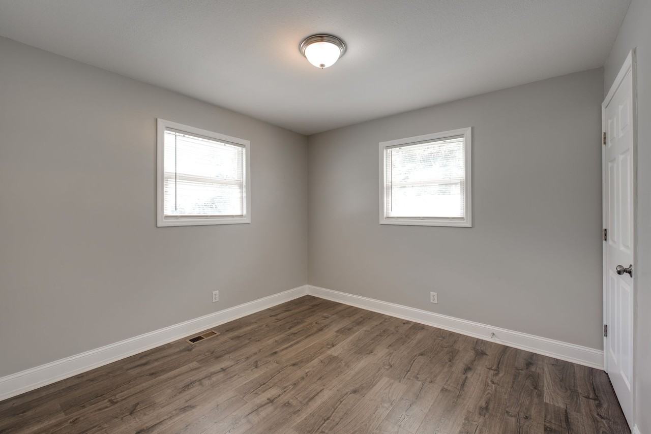 824 Lullwater Rd - Photo 5 of 26