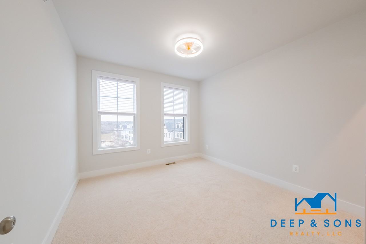 1021 N Lombardy St #B - Photo 6 of 24