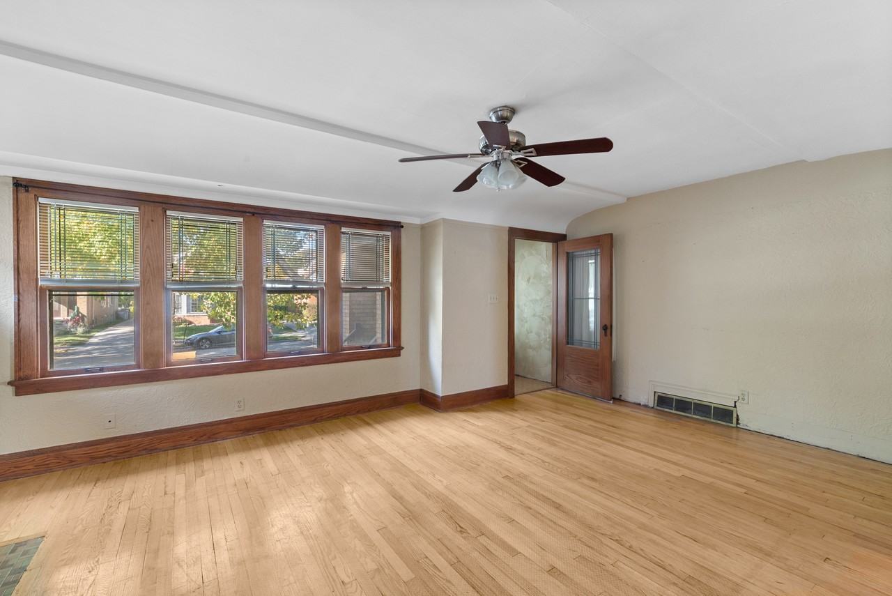 2512 N 61st St - Photo 3 of 12