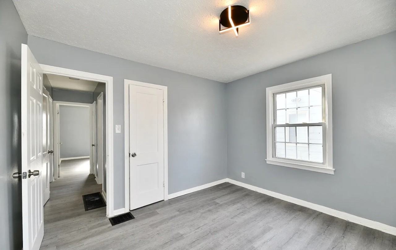 3910 E 34th St - Photo 4 of 15