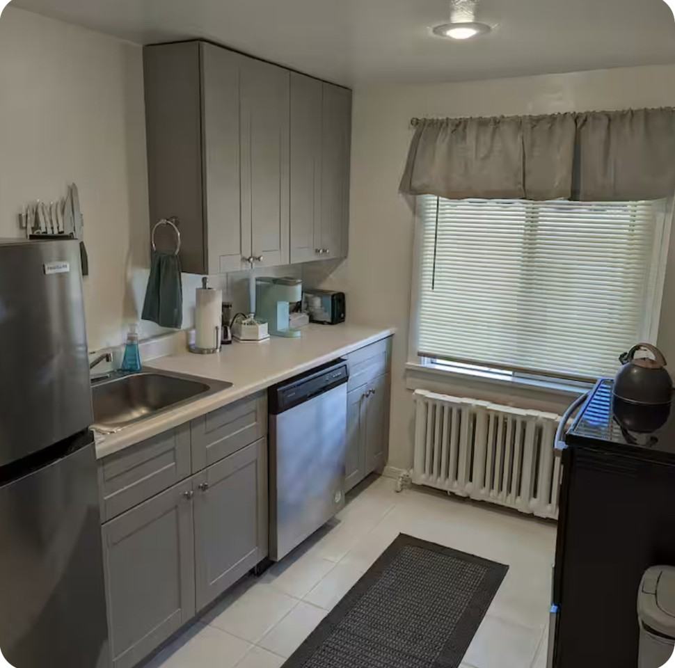 1717 Main St #1 - Photo 2 of 9