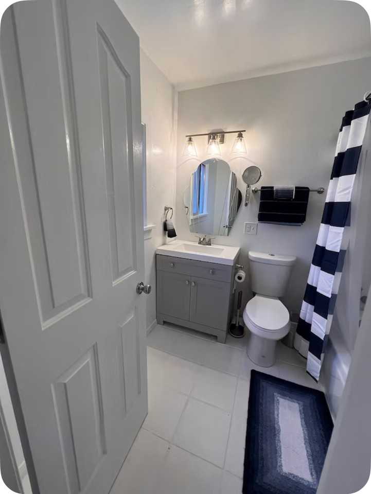 1717 Main St #1 - Photo 4 of 9