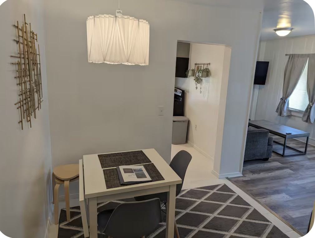 1717 Main St #1 - Photo 5 of 9