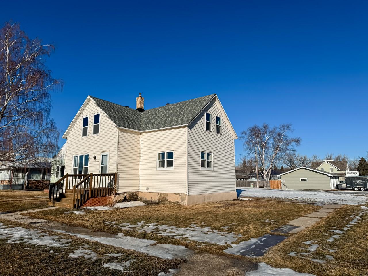 200 Roosevelt Ave - Photo 2 of 31