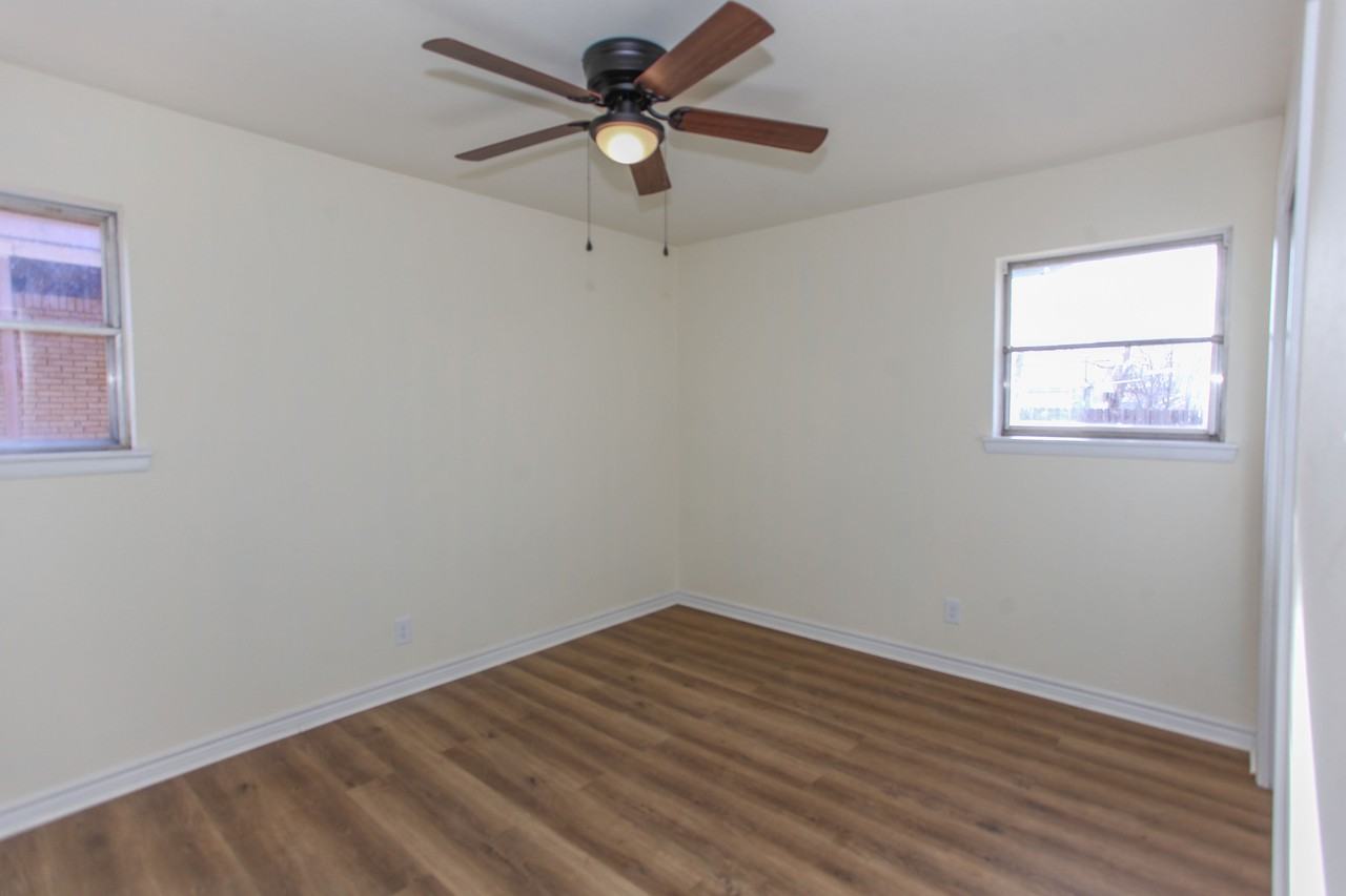 1606 Oriole St - Photo 3 of 22