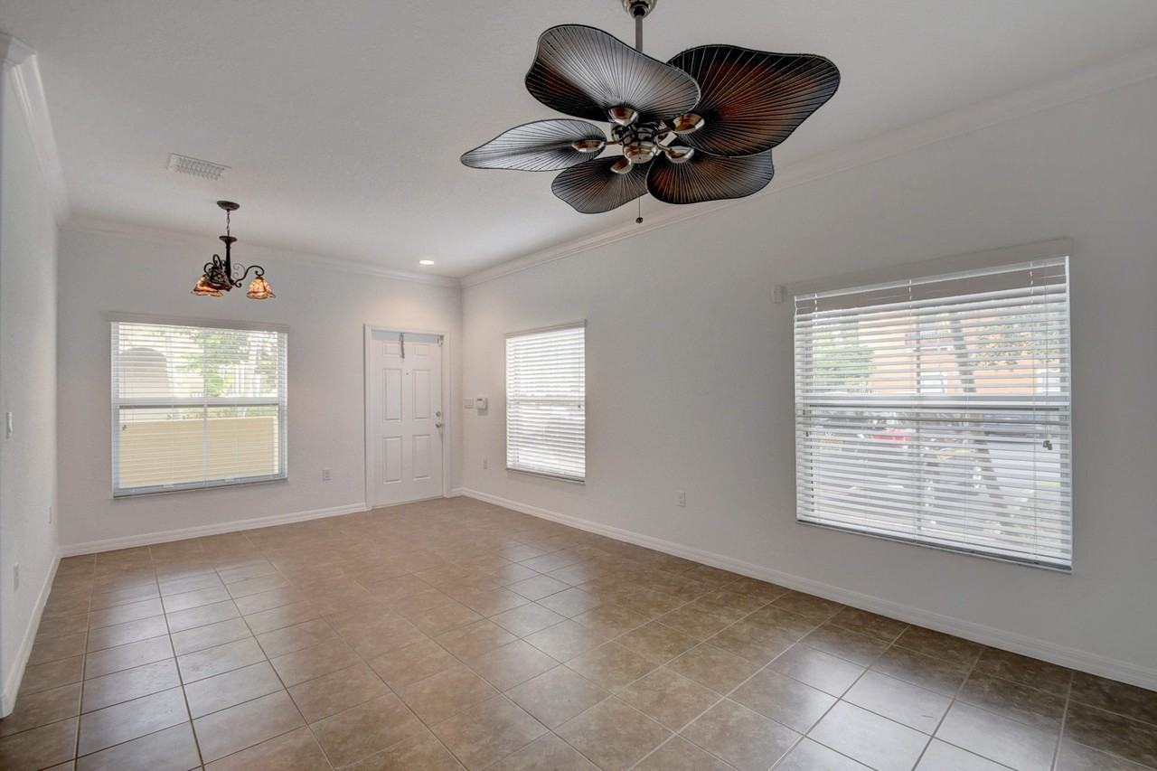 157 Monterey Bay Dr - Photo 3 of 48