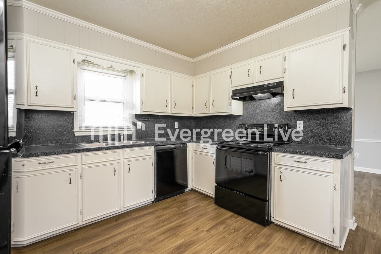 107 Primrose Ln - Photo 4 of 15