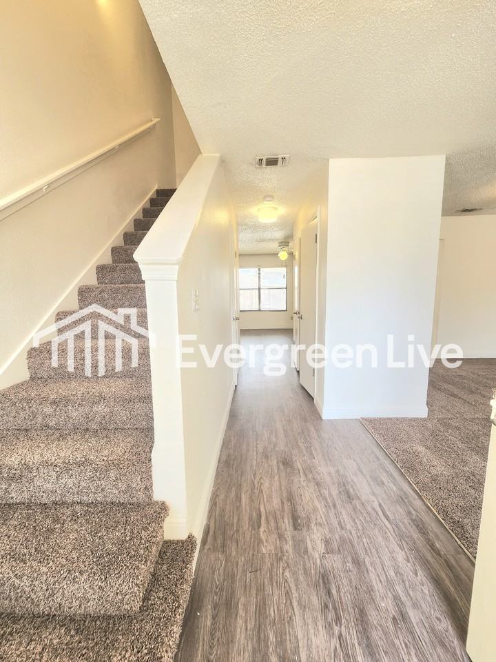 2131 Pojoaque Ct - Photo 2 of 20