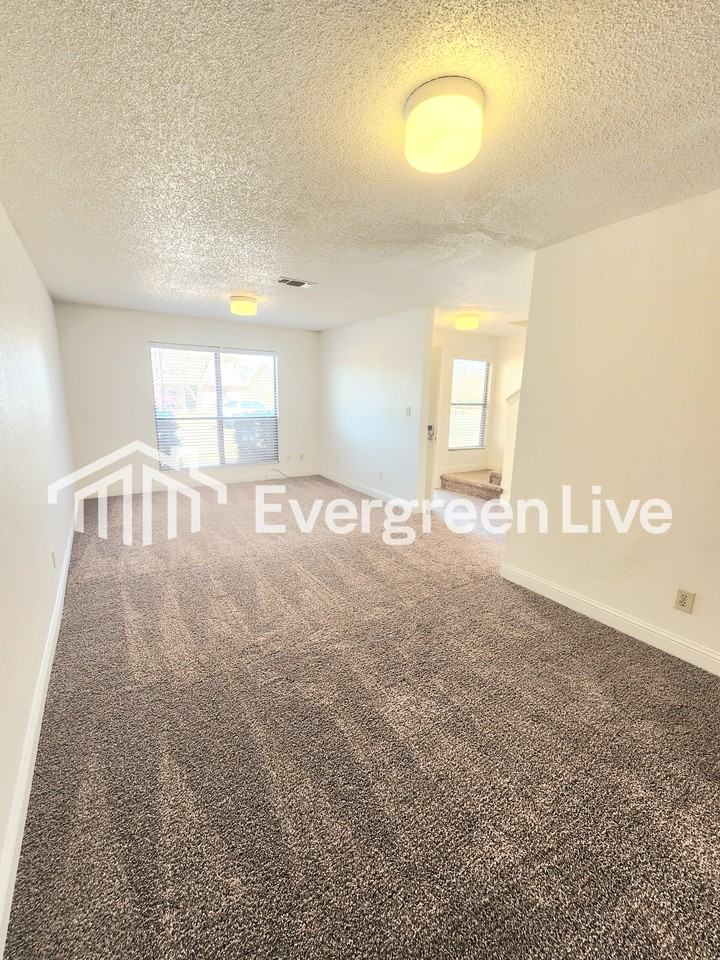 2131 Pojoaque Ct - Photo 3 of 20