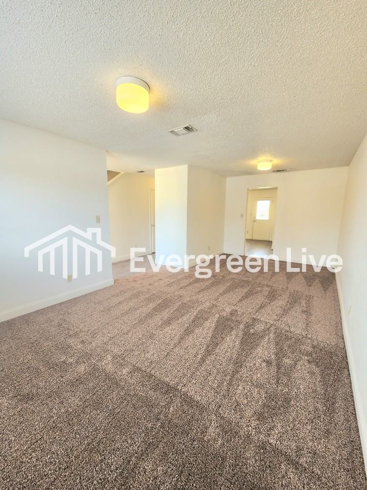 2131 Pojoaque Ct - Photo 4 of 20