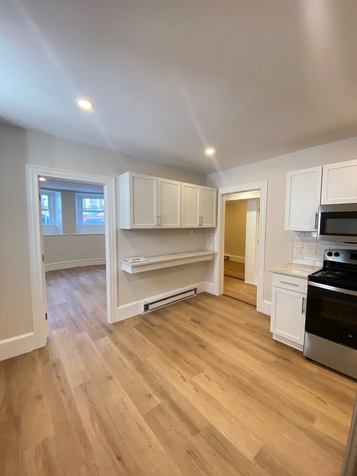 7 Kenney St #A - Photo 5 of 9