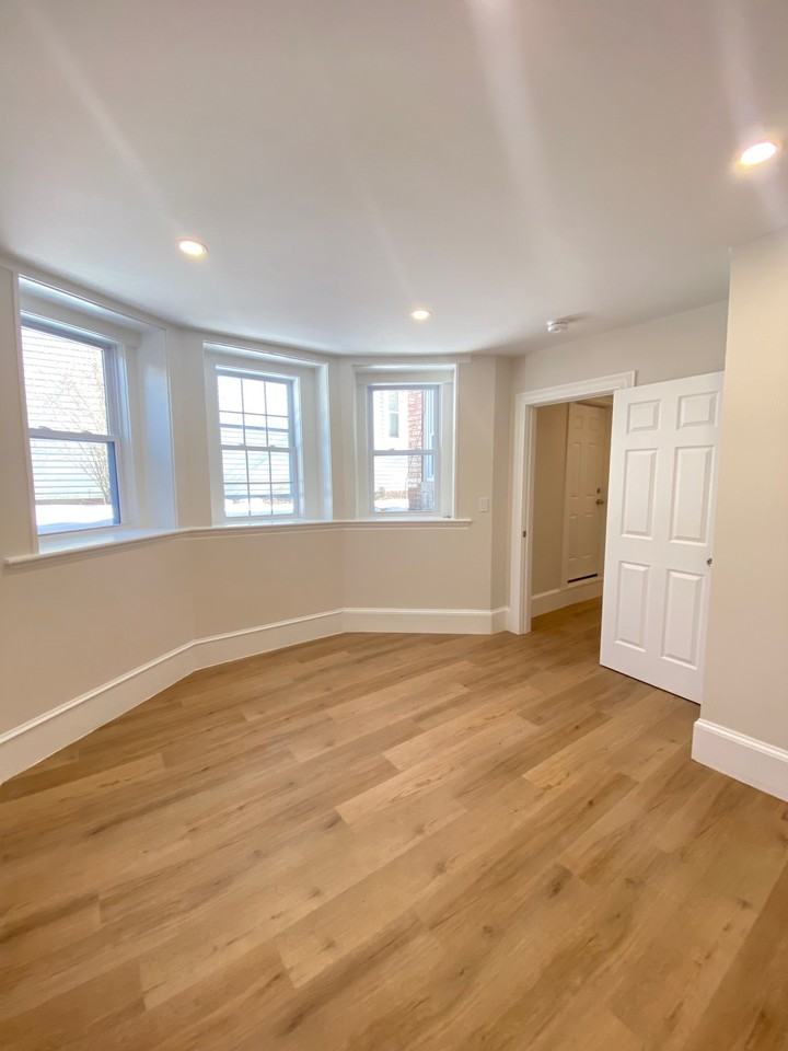 7 Kenney St #A - Photo 6 of 9