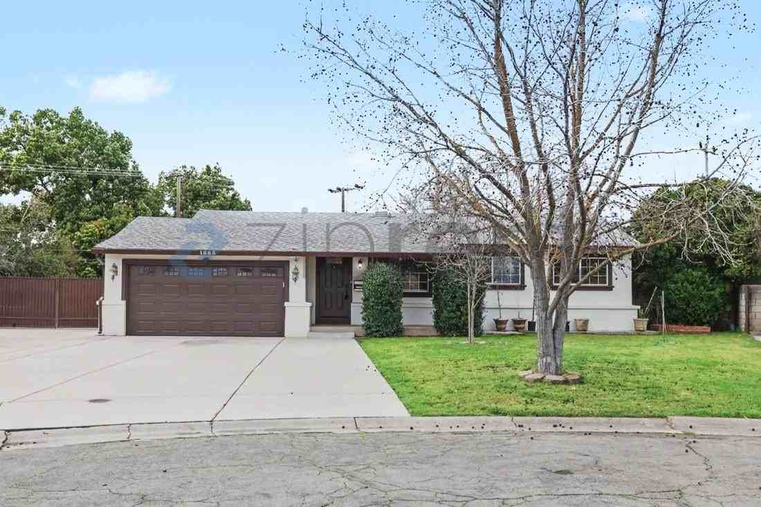 1653 Robin Hood Ct - Photo 2 of 47