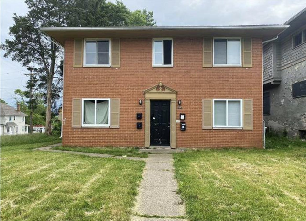 708 Oxford Ave #B