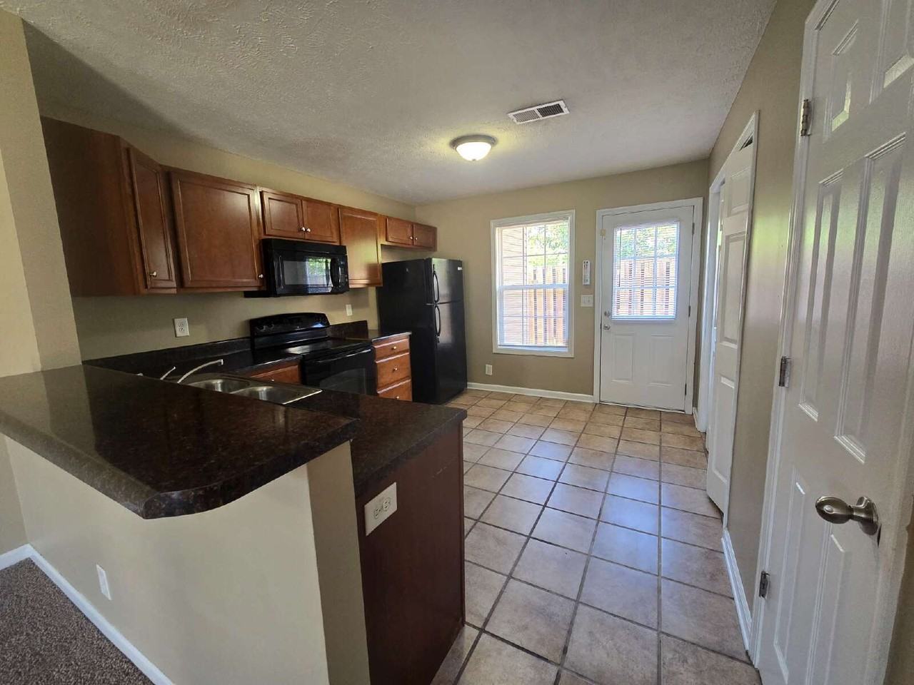 808 Oak Arbor Ct Apt A - Photo 4 of 14