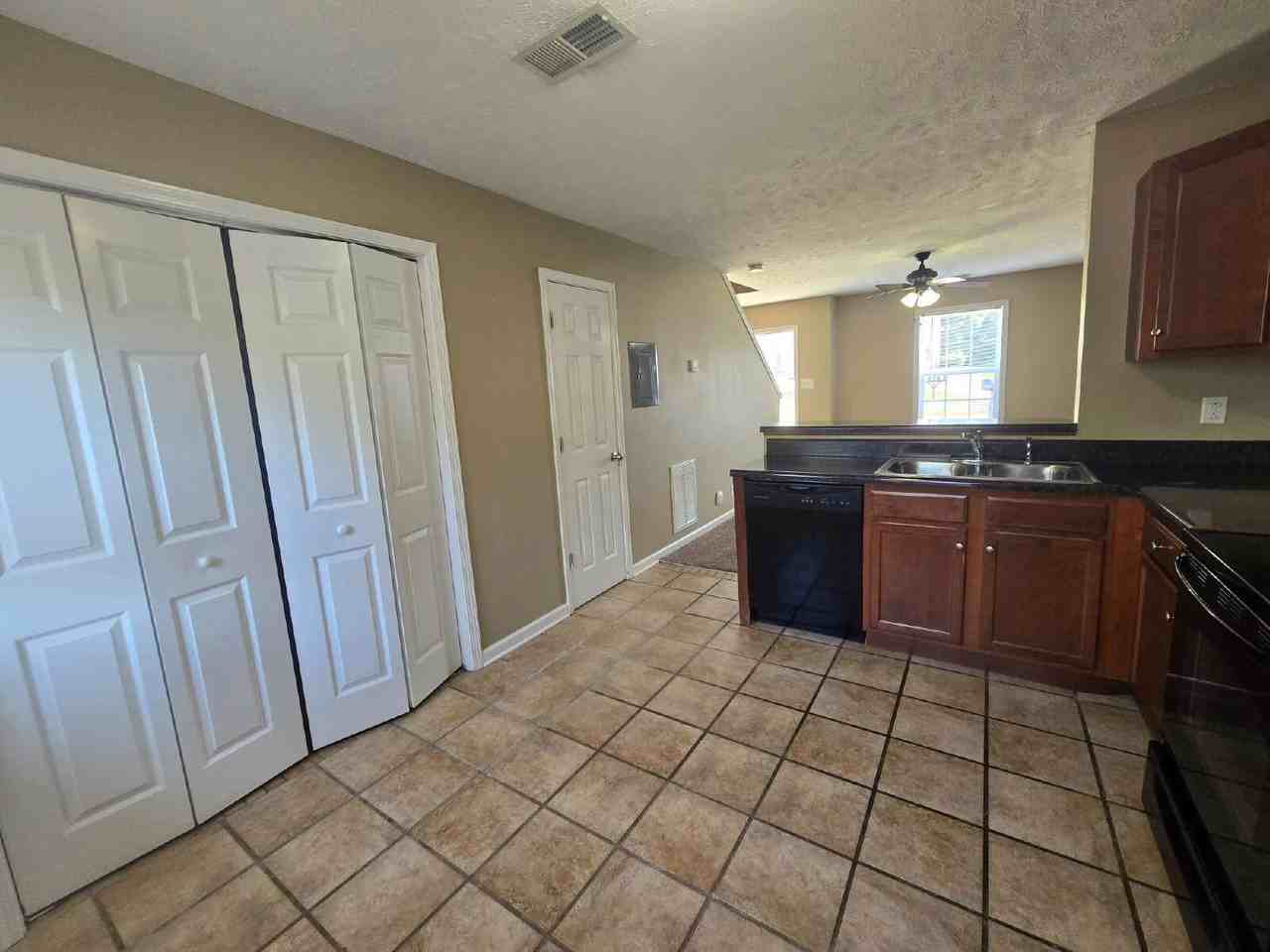 808 Oak Arbor Ct Apt A - Photo 6 of 14