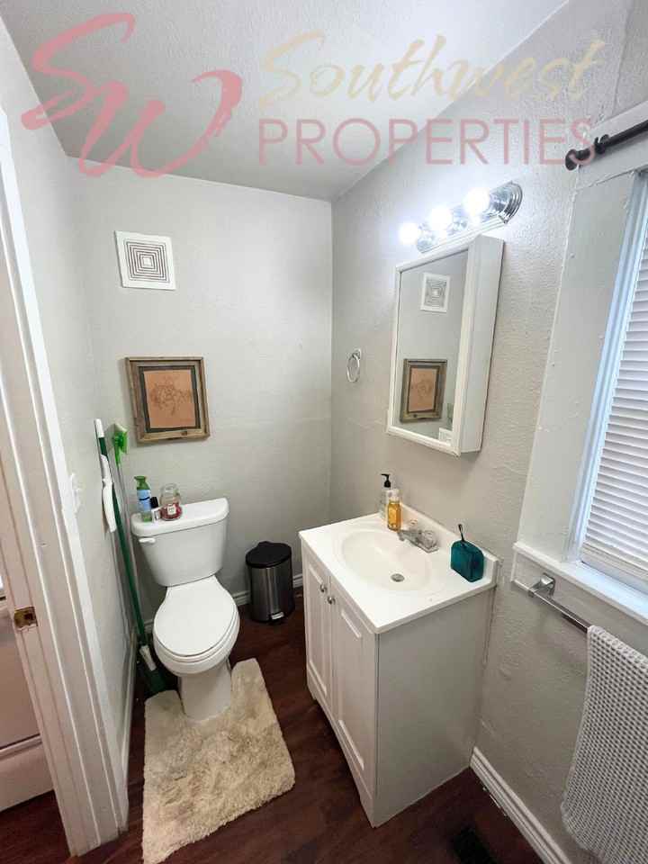 1093 W Sloan St - Photo 6 of 13