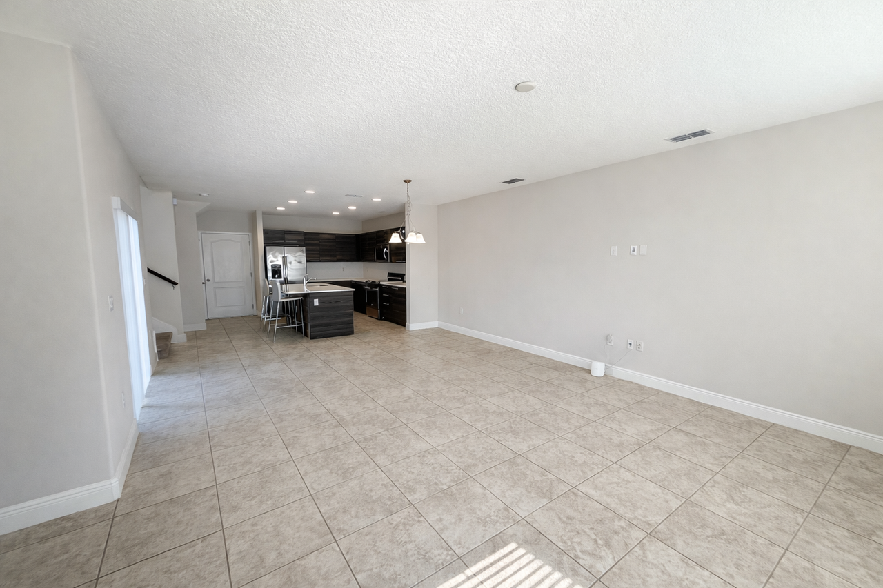 141 Kenny Blvd - Photo 3 of 12