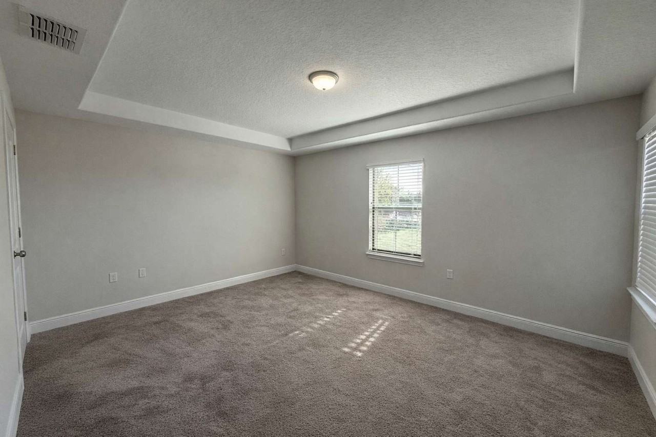 141 Kenny Blvd - Photo 6 of 12