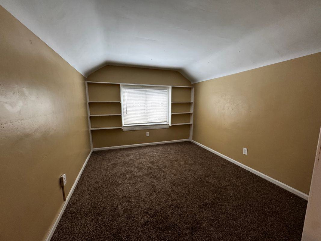 11092 Engleside St - Photo 6 of 10