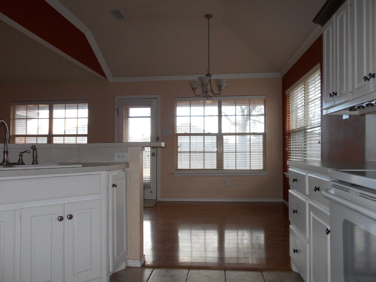 6513 91st St - Photo 5 of 12