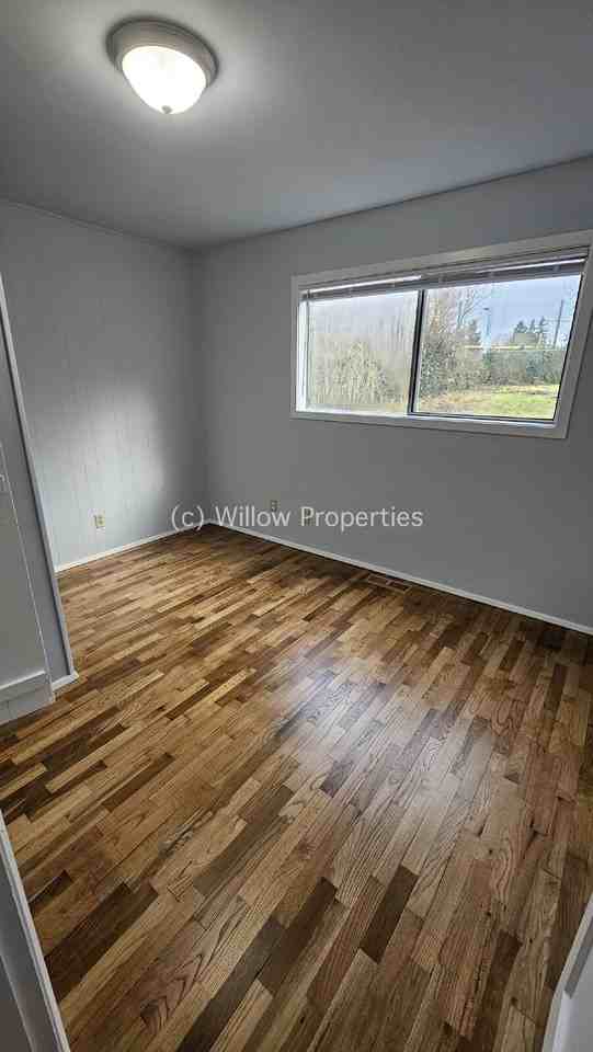 3235 S Thompson Ave - Photo 7 of 10