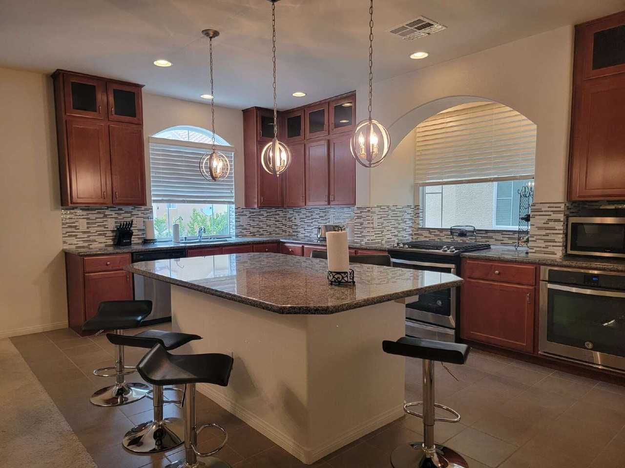 8137 Crimson Creek Ct - Photo 6 of 34