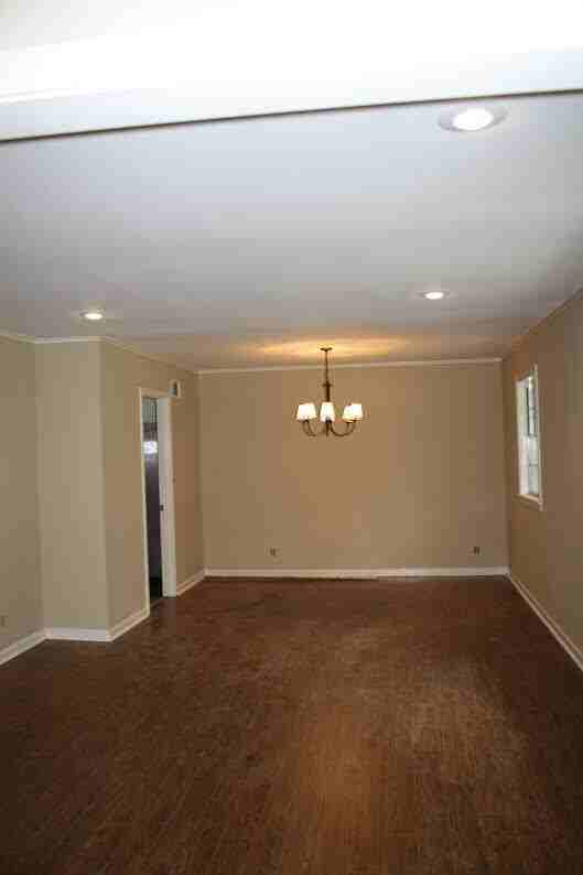 703 Cottonwood Dr - Photo 4 of 9