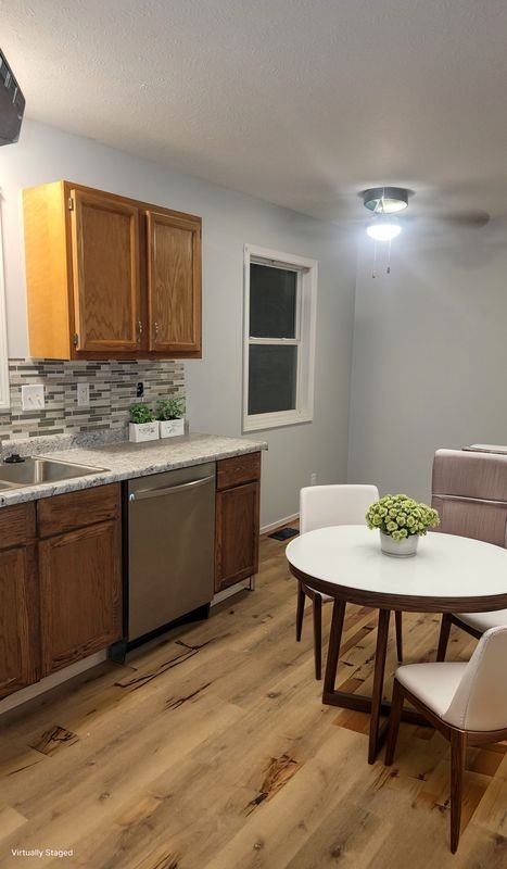 1227 N Daniel Ave - Photo 2 of 9