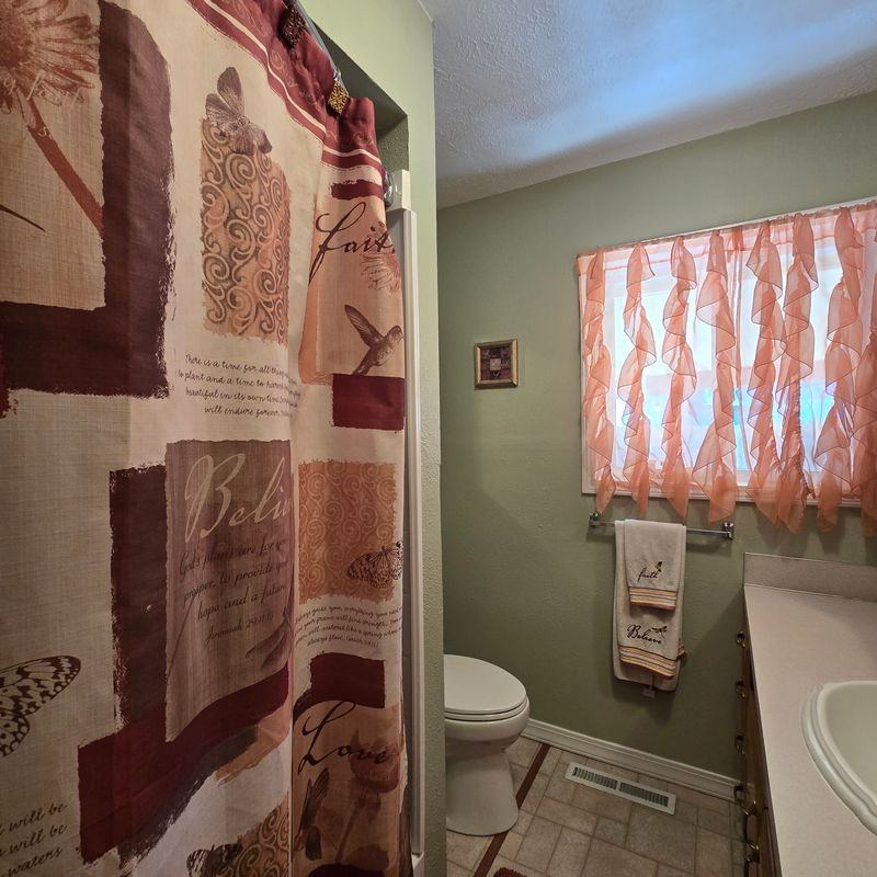 712 Sw 4th St - Photo 4 of 13