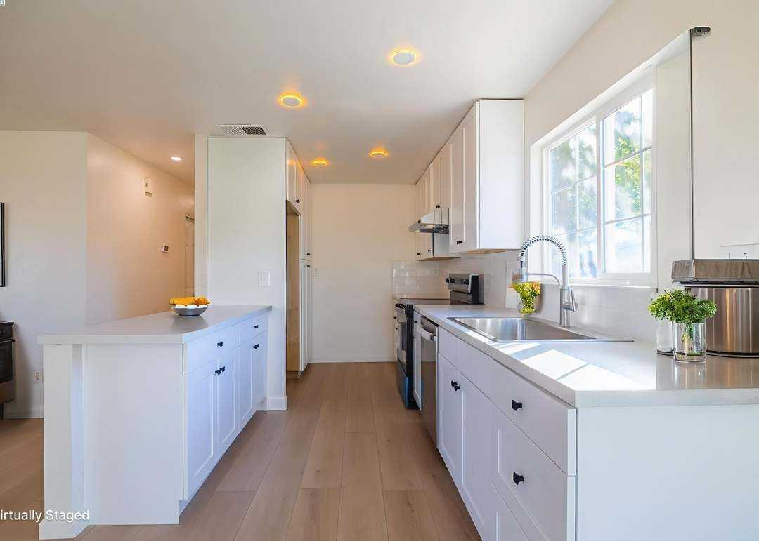 2 Salisbury Dr - Photo 5 of 22