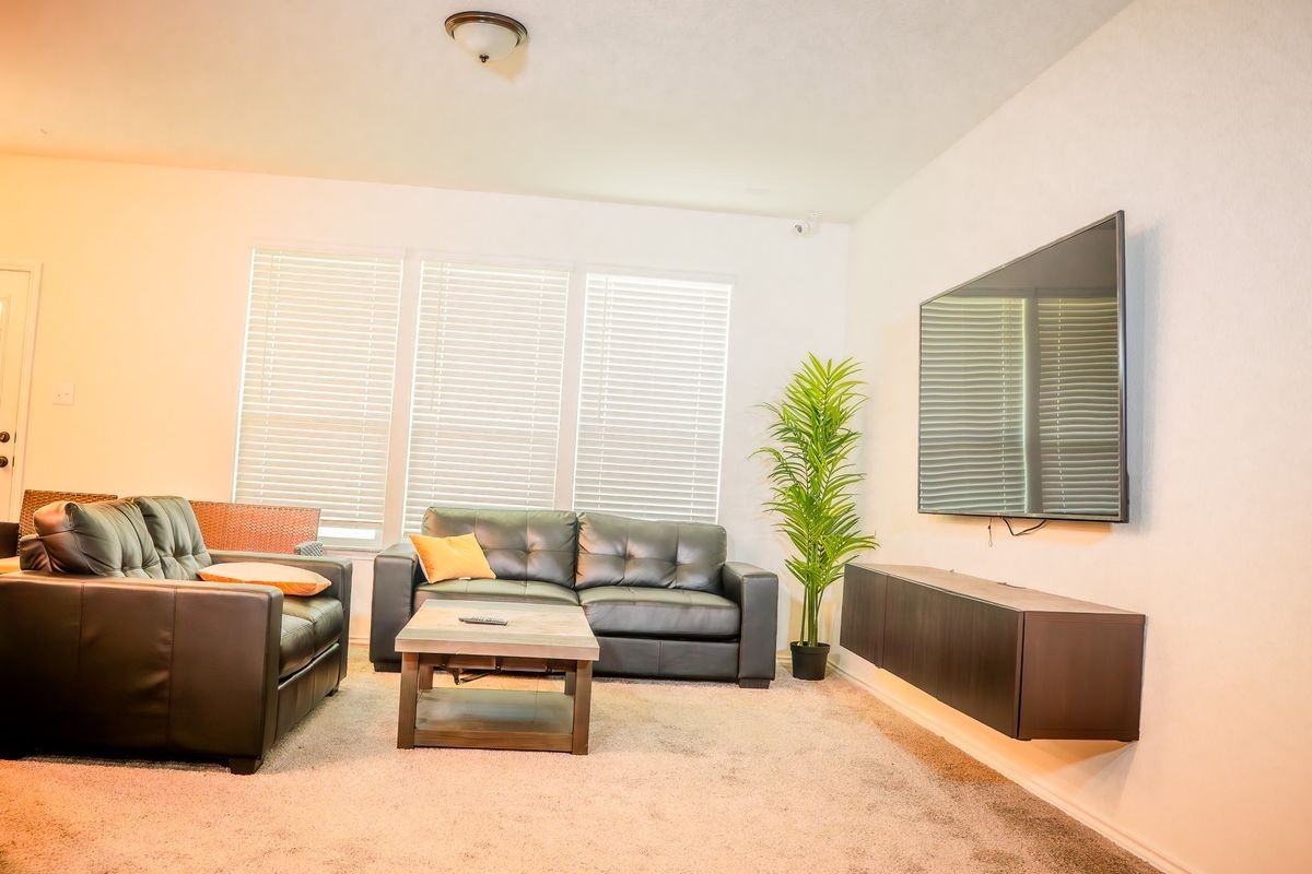 13808 Eleanor Roosevelt St - Photo 4 of 22