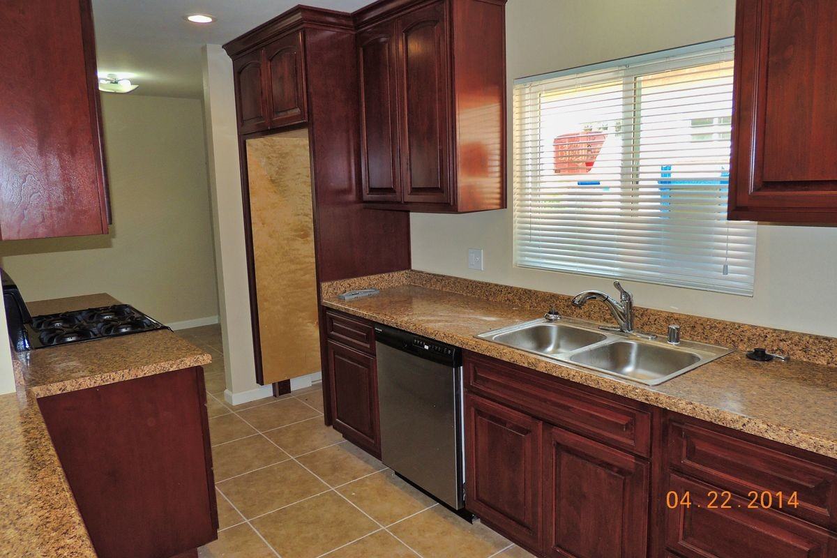 4068 Michael Ave - Photo 7 of 18